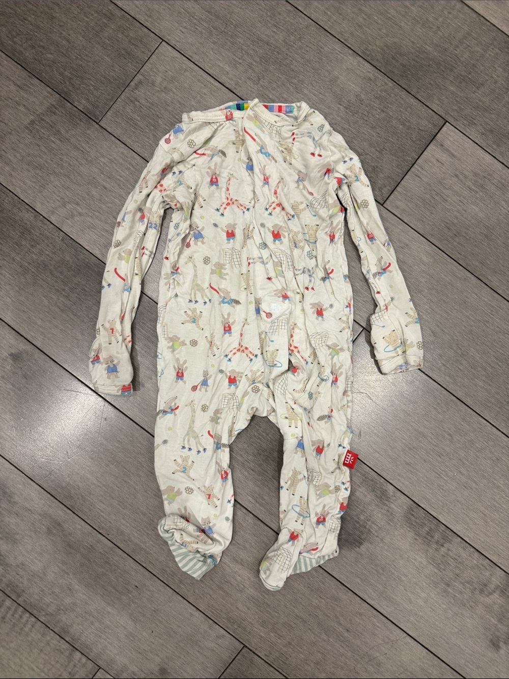 Magnetic Me footies